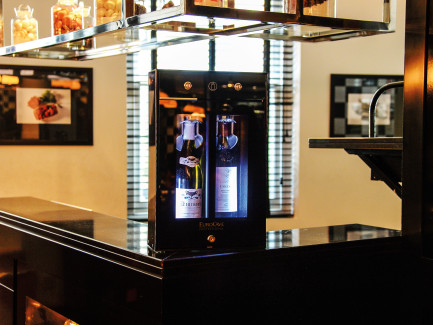 Professional wine serving machine Professional wine serving machine
